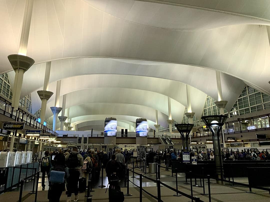 Comment éviter les files interminables à la sécurité de l'aéroport cet été