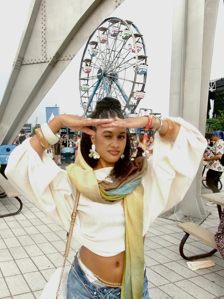 Aïssa St-Jean jure que c'est son dernier post Osheaga, puis déballe un outfit recap au complet