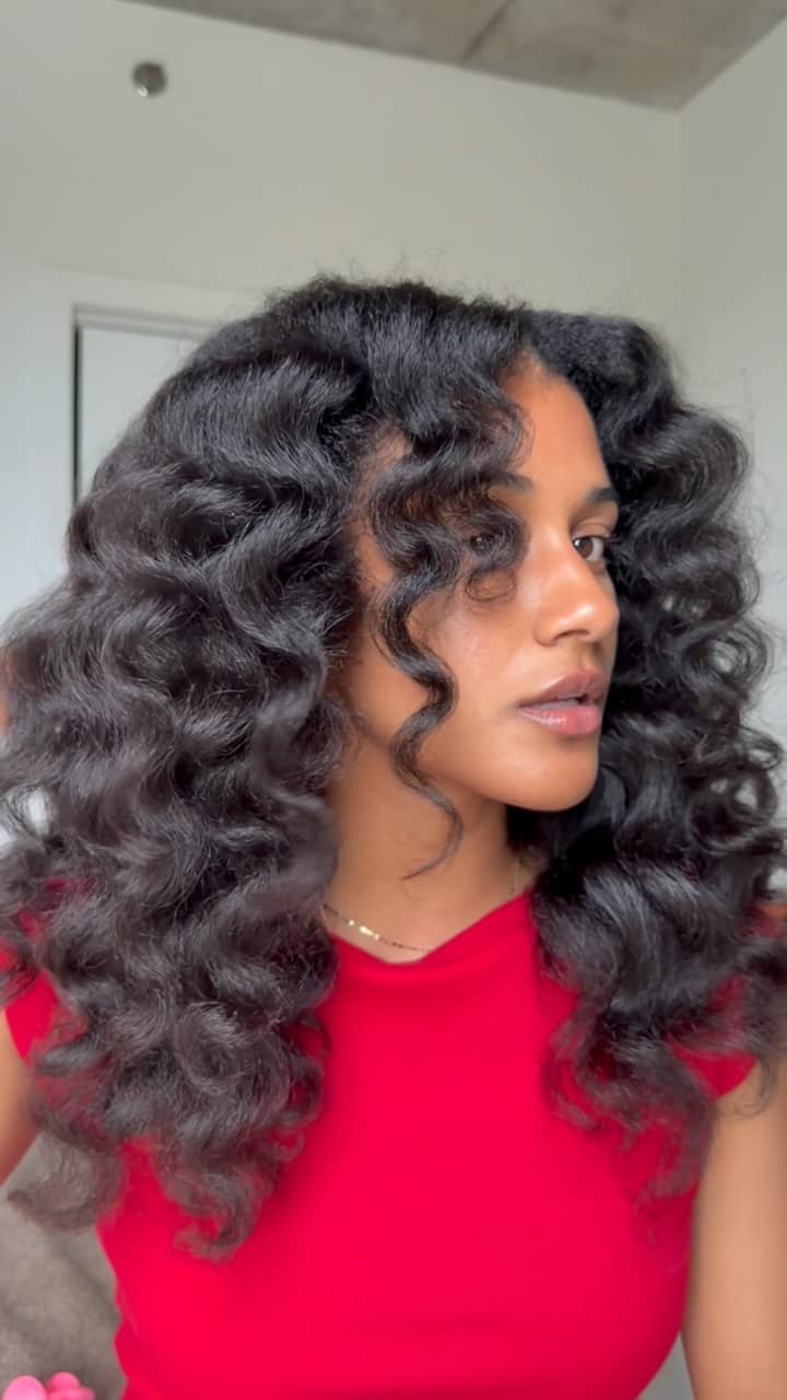 Le look cheveux d'Aïssa St-Jean : piqué à Olivia Dean, produit par produit