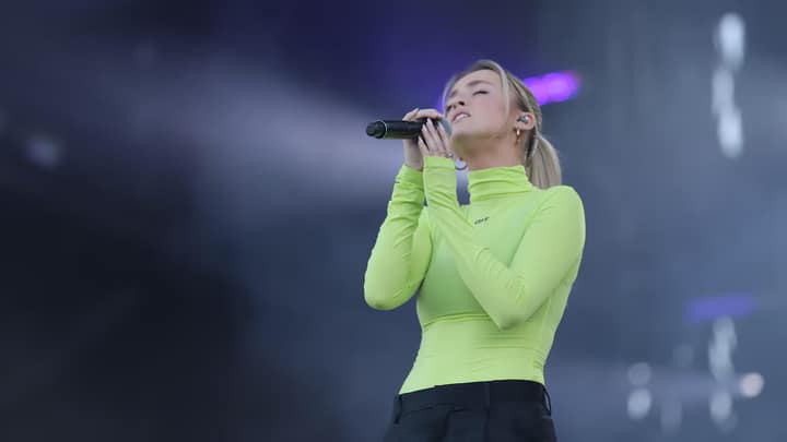 Alicia Moffet sort une nouvelle chanson ce vendredi… pour les cœurs brisés