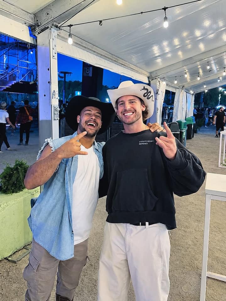 Anthony Thibeault sort le chapeau de cowboy et embarque toute sa gang avec lui