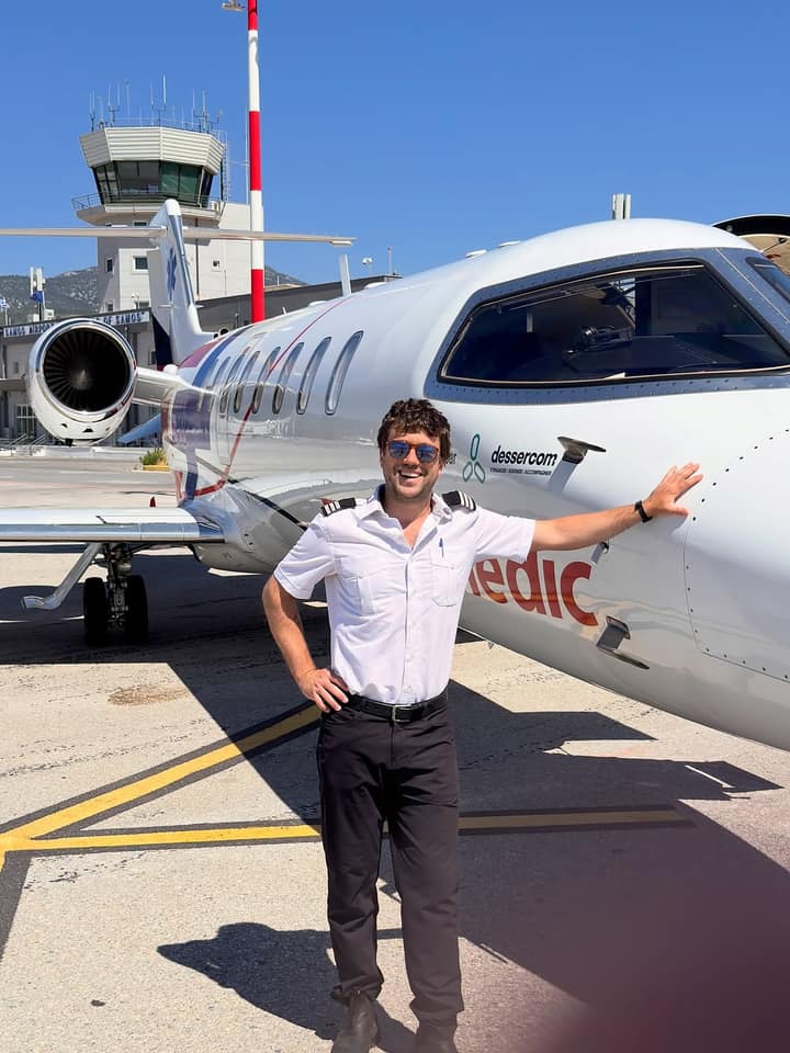 Axel Royer-Gagné joue au héros en Grèce et lâche un seul mot : « Heureux »