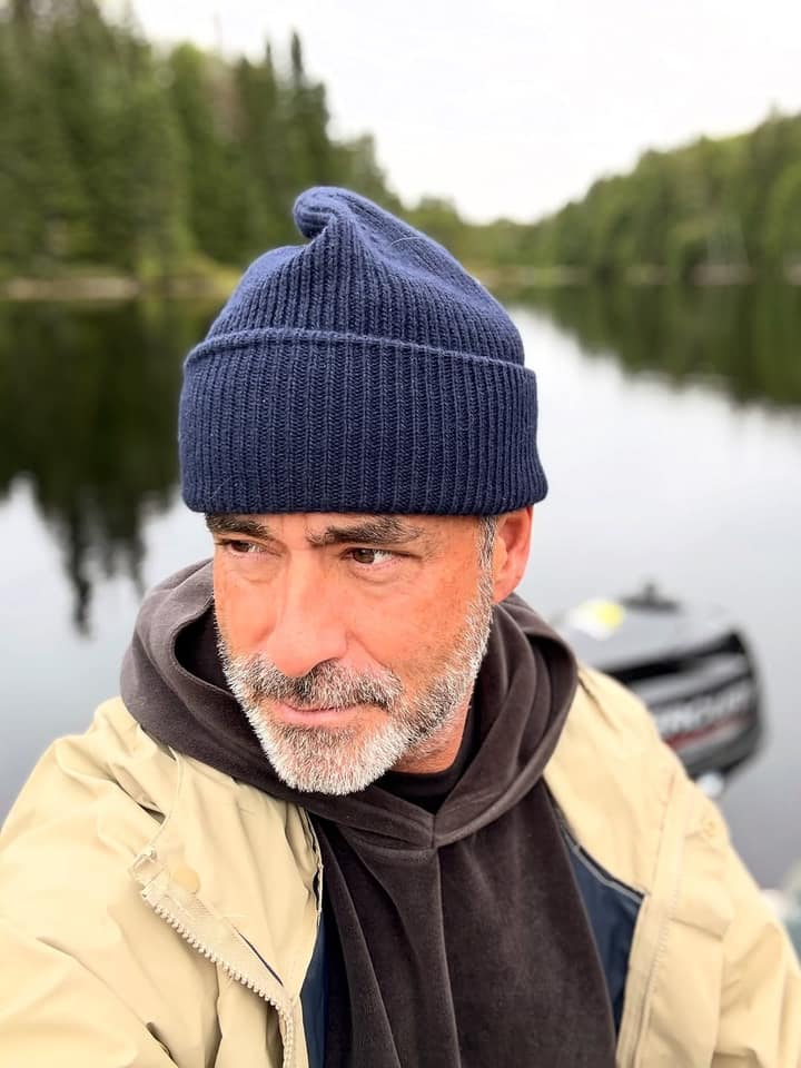 Benoît Gagnon pose un gros cœur sur septembre et laisse les feuilles parler