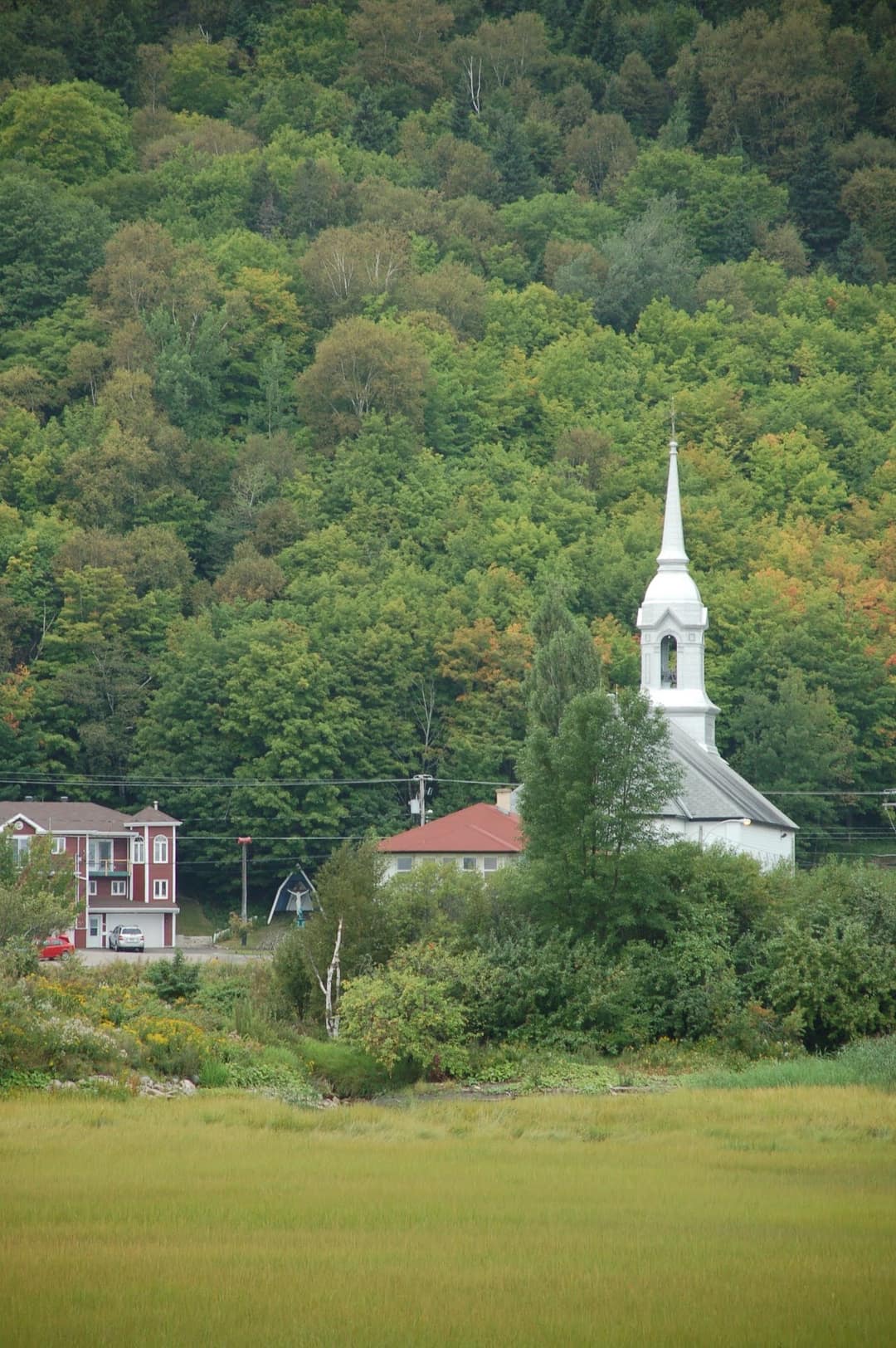 Cantines de bord de mer, plages secrètes et maisons de rêve : le Québec rêve déjà de son été