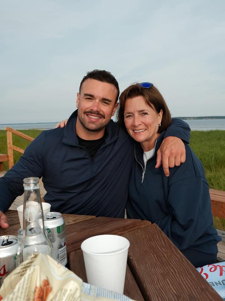 Charles Montigny se réclame du fleuve Saint-Laurent en une seule ligne