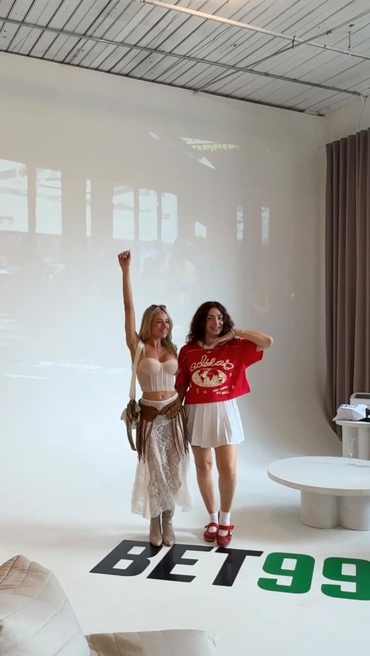 Christyna Boudreault ouvre son recap de festival par la case glam