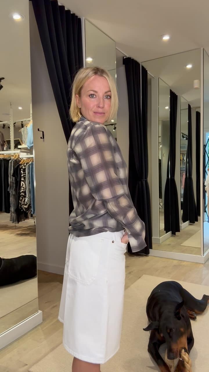 Émily Bégin sonne l'ouverture de la saison d'automne et son tag boutique en dit long