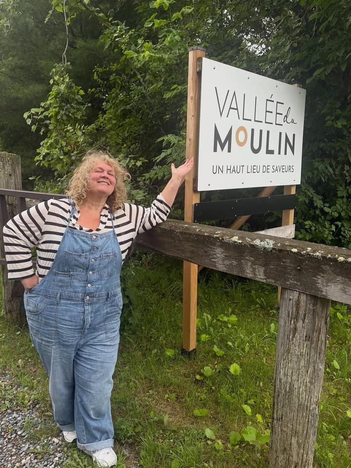 Guylaine Guay déroule figue, fromage et thé d'époque dans les Cantons-de-l'Est