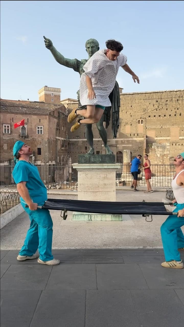 Jacob Grégoire débarque à Rome avec sa gang et lâche ses cascades le temps d'un trip de gars