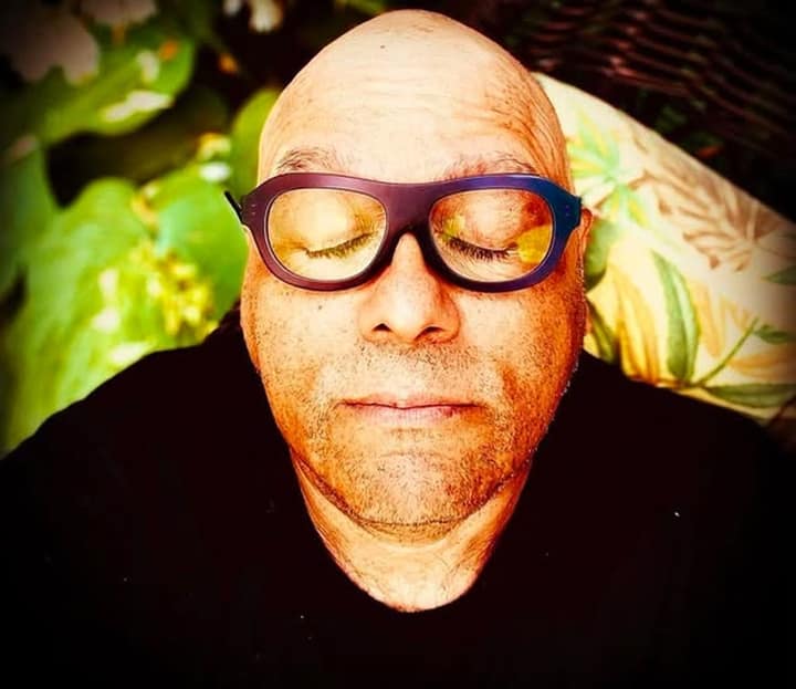 Josélito Michaud fait l'éloge de l'ennui et pointe notre menotte invisible