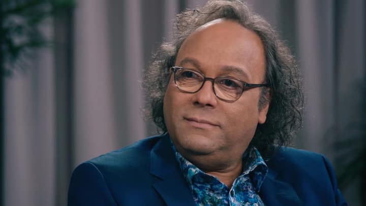 Josélito Michaud range ses citations bonheur pour une réflexion grave sur un monde à cran