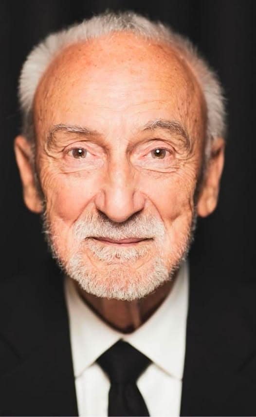 Josélito Michaud sacre Yvon Deschamps monument national pour ses 91 ans