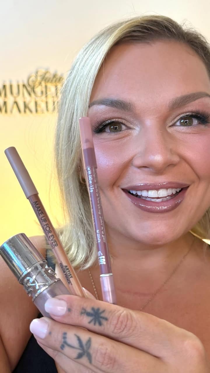 Julie Munger note son duo lèvres 10/10 : crayon plus gloss, rien de plus