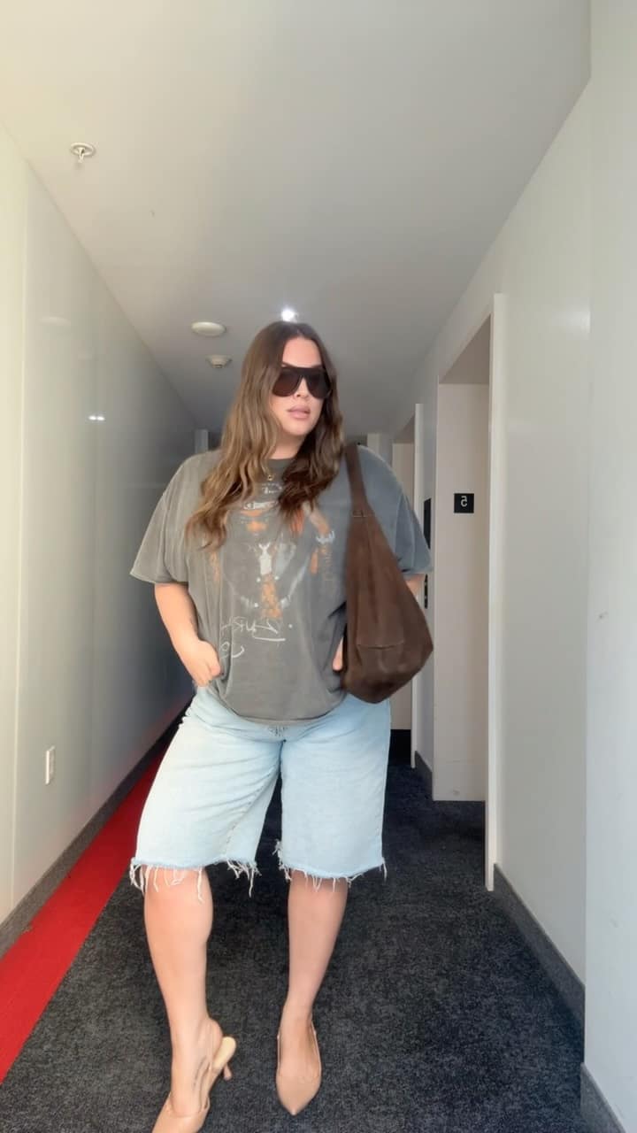 Khate Lessard chiffre son look de la tête aux pieds et pas une pièce ne vient d'un designer