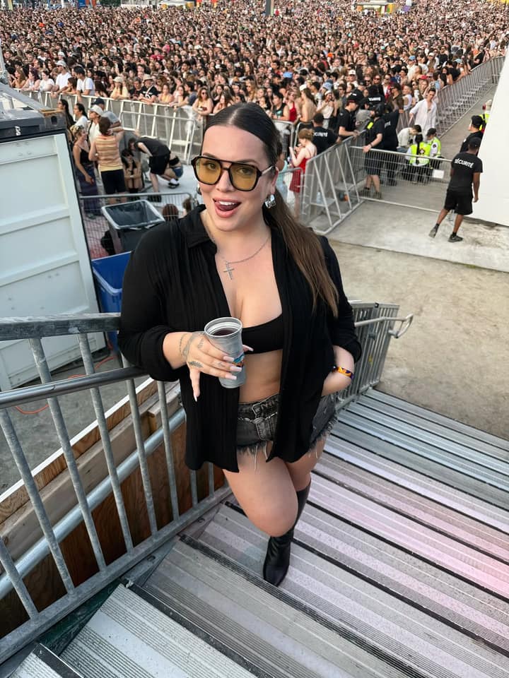 Khate Lessard débarque à Osheaga et lance son Jour 1 en feu