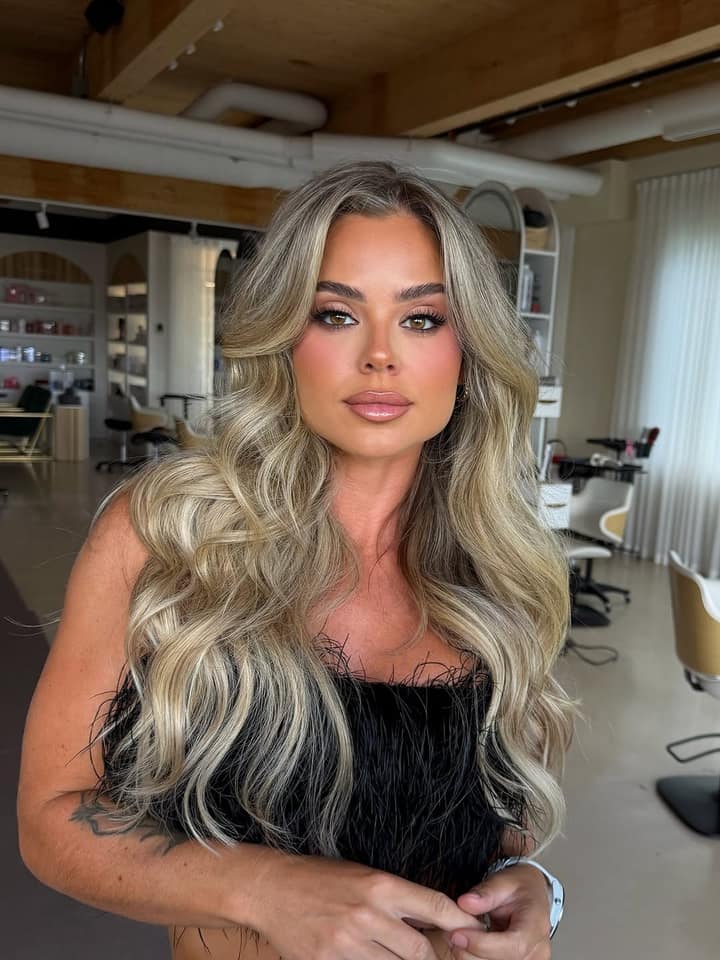 Laurie Doucet exhibe son glam de Vilaine et casse le mythe en une phrase