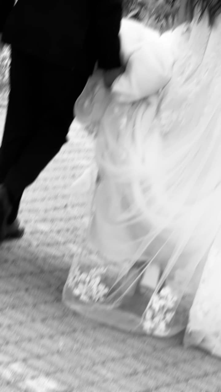 Marilyne Lemire déroule 12 destinations de rêve et filme ton mariage gratis (ou presque)