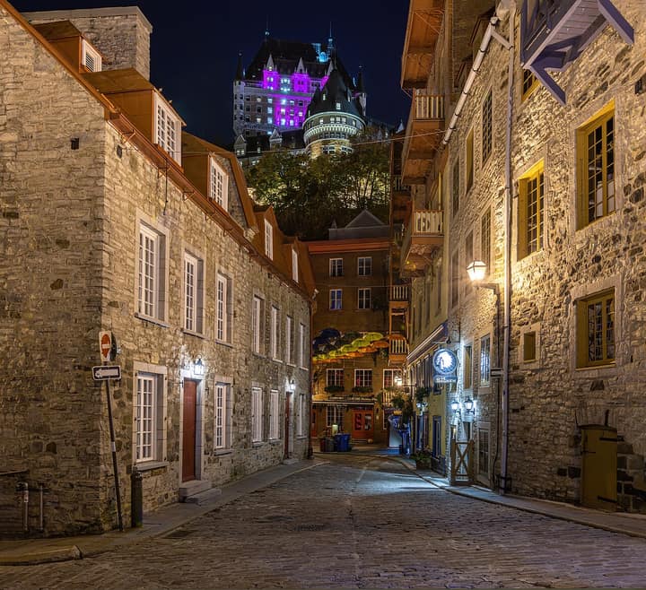 Le Petit-Champlain à pied : guide pour flâner dans le plus beau quartier du Vieux-Québec