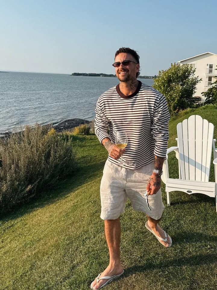 Renaud Blanchet pose ses valises à l'Auberge sur Mer et laisse trois mots faire le résumé