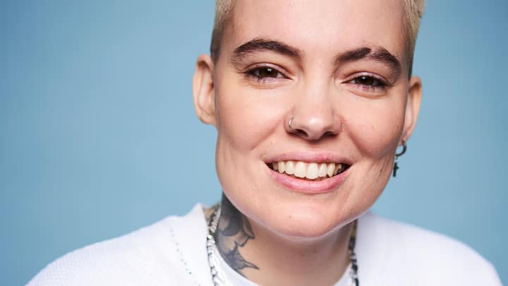 Roxane Bruneau flashe son amour pour « les boys » et le fil explose