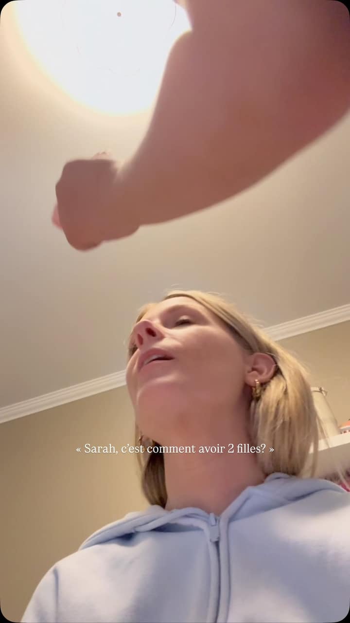Sarah Couture cale un lundi coiffure et transforme la corvée en pause juste pour elle