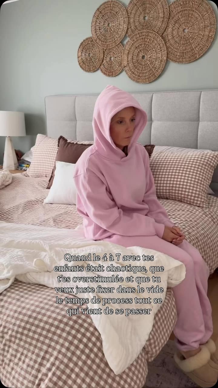 Sarah Couture pose une seule question floue et compte sur sa gang pour lever la main
